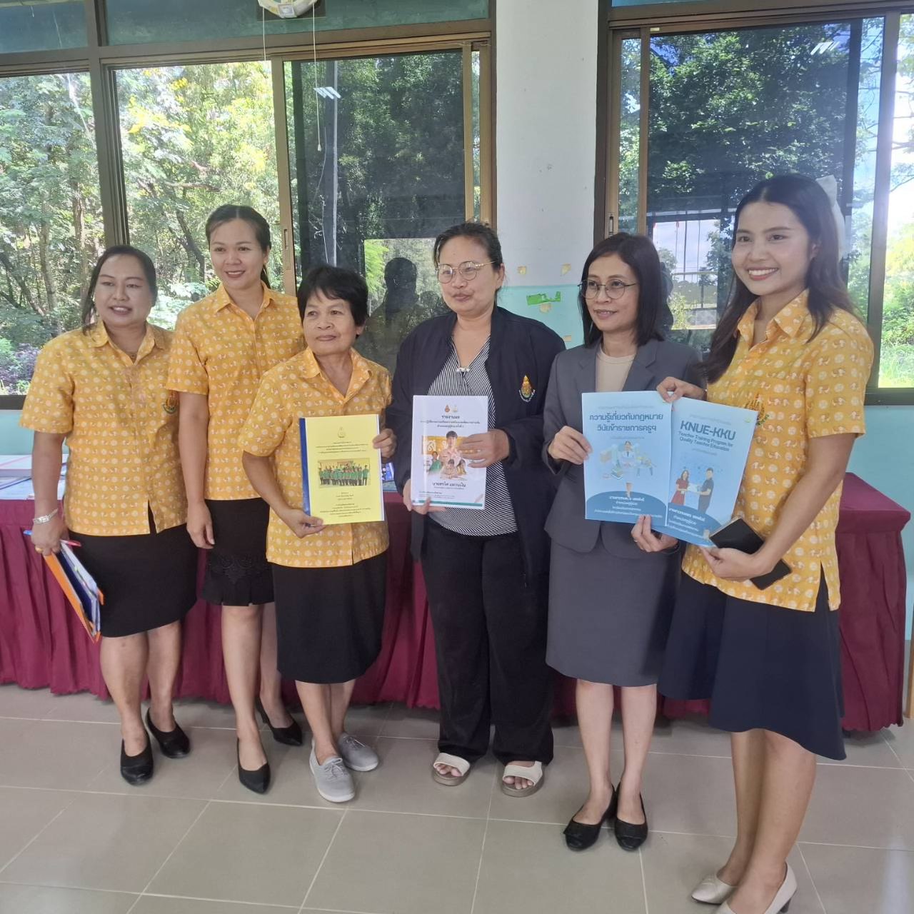 สพม.อุบลราชธานี อำนาจเจริญ ติดตามความก้าวหน้าการพัฒนาคุณภาพโรงเรียนขนาดเล็ก ณ โรงเรียนเสียมทองพิทยาคม