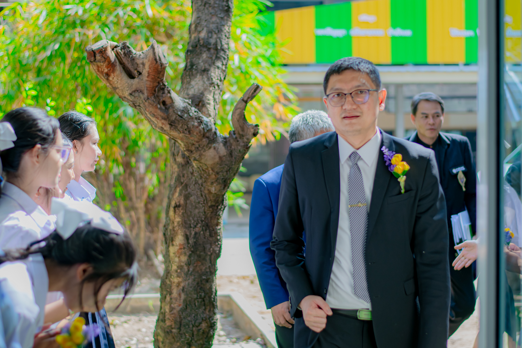 การประเมินการดำเนินงานตามโครงการสถานศึกษาสีขาว ปลอดยาเสพติดและอบายมุข จาก สำนักงานเขตพื้นที่การศึกษามัธยมศึกษาอุบลราชธานี อำนาจเจริญ ภายใต้นโยบายของ สำนักงานคณะกรรมการการศึกษาขั้นพื้นฐาน