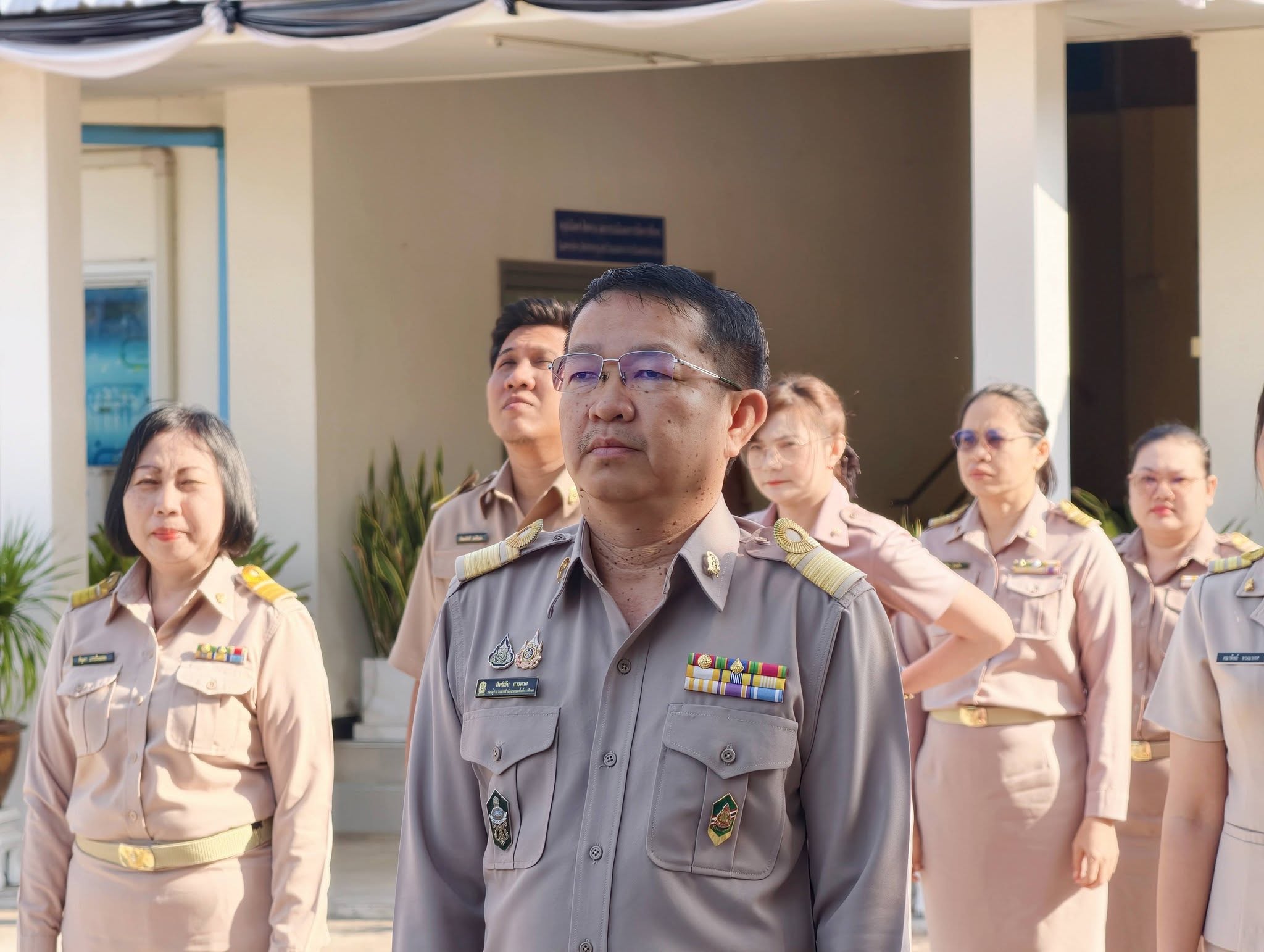 สพม.อุบลราชธานี อำนาจเจริญ แสดงพลังเขตพื้นที่สุจริต ร่วมกิจกรรมเคารพธงชาติและกล่าวคำปฏิญาณตน มุ่งมั่นปฏิบัติราชการด้วยความซื่อสัตย์สุจริต